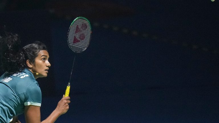 PV Sindhu trở lại Top 10 cầu lông thế giới