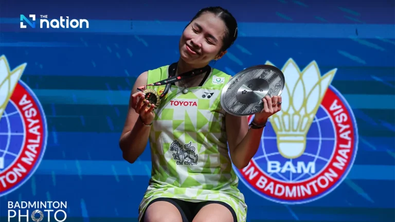 Ratchanok Intanon gây sốc, giành Malaysia Masters thứ ba